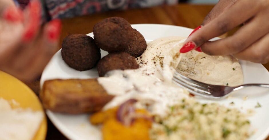 découvrez notre recette savoureuse de meatballs, des boulettes de viande juteuses et épicées, idéales pour un repas convivial en famille ou entre amis. faciles à préparer, elles peuvent être servies avec des pâtes, dans un sandwich ou en apéritif. un délice à ne pas manquer!