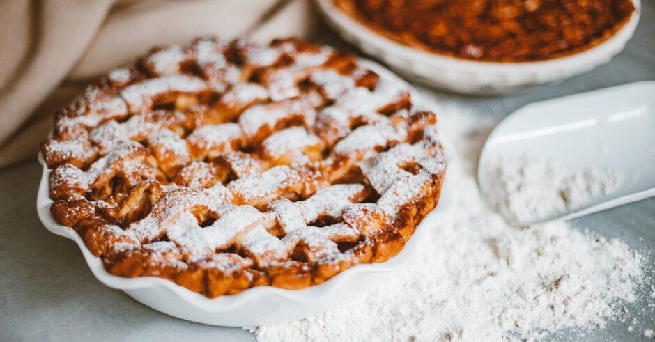 découvrez la délicieuse tarte aux pommes, un dessert classique français alliant croûte dorée et pommes tendres caramélisées. parfaite pour éveiller vos papilles à chaque bouchée, cette recette savoureuse est idéale pour les occasions spéciales ou un dessert réconfortant au quotidien.