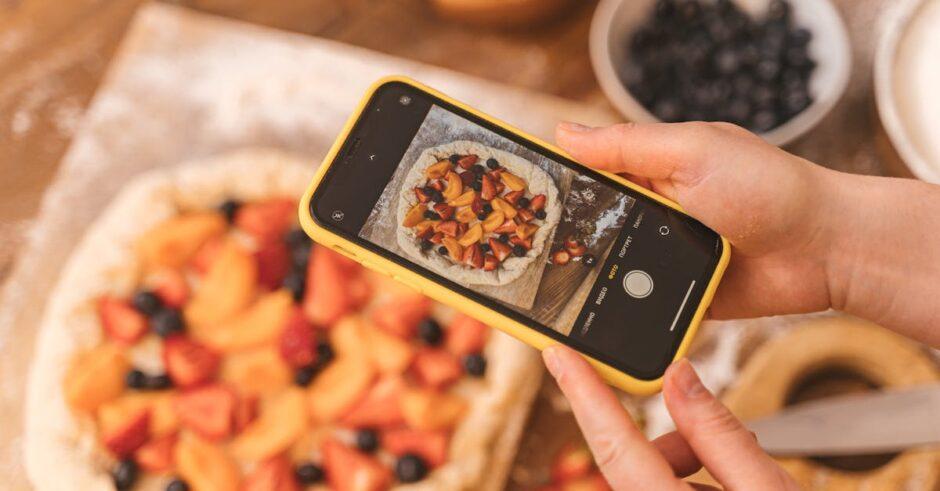 découvrez notre délicieuse tarte aux pêches, un dessert estival qui marie la douceur des pêches juteuses à une pâte croustillante. parfaite pour toutes les occasions, cette tarte ravira vos papilles et apportera une touche fruitée à vos repas. recette simple et rapide à réaliser !