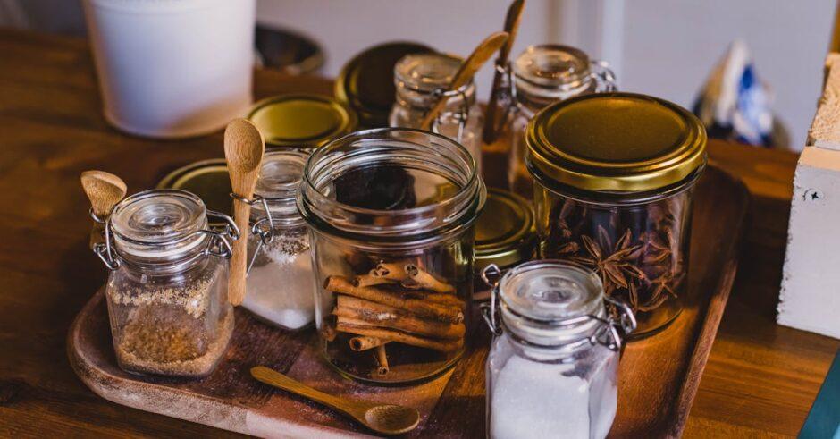 découvrez nos délicieuses recettes de bretzels sucrés à la cannelle, croustillants à l'extérieur et moelleux à l'intérieur. parfaits pour une collation gourmande ou un dessert, ces bretzels sont enrobés d'un mélange de sucre et de cannelle qui les rend irrésistibles. idéaux pour toute occasion, ils raviront petits et grands!