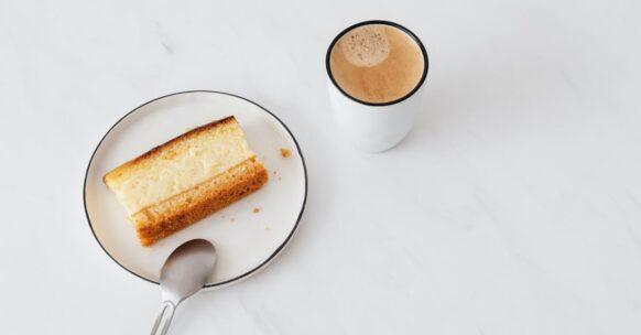 découvrez notre délicieuse recette de sponge cake : un gâteau moelleux et léger, parfait pour toutes les occasions. apprenez à réaliser ce dessert classique, qui ravira vos amis et votre famille par sa texture aérienne et ses saveurs variées.