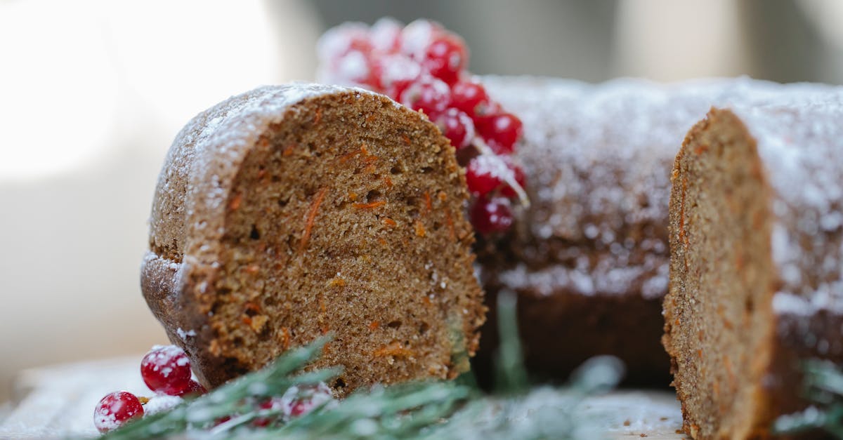 découvrez notre délicieuse recette de carrot cake, un gâteau moelleux aux saveurs de carottes et d'épices, parfait pour toutes les occasions. apprenez à le préparer facilement et à ravir vos invités avec ce classique irrésistible.