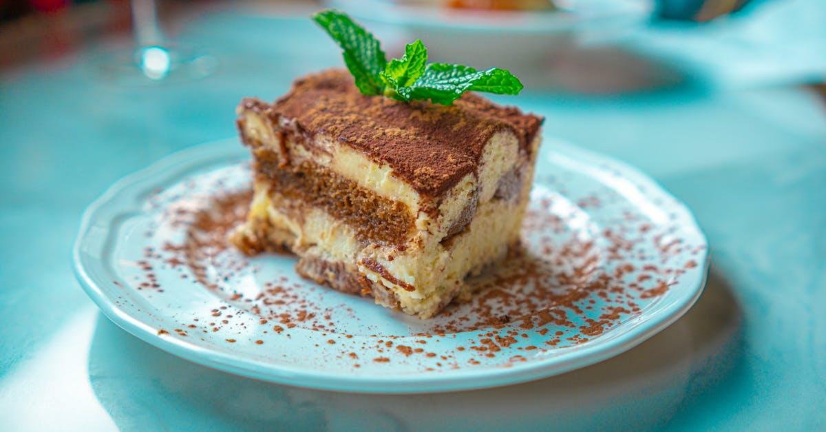 découvrez notre recette légère de tiramisu, un dessert italien classique revisité pour allier saveurs délicieuses et légèreté. parfait pour une touche sucrée sans culpabilité !