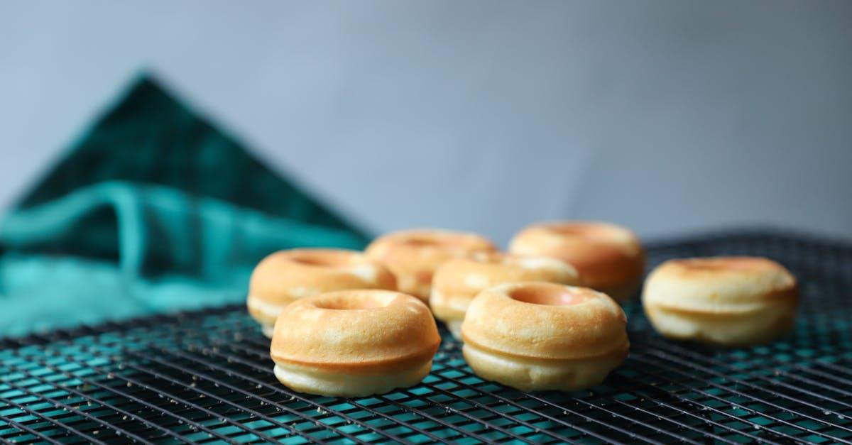 découvrez notre délicieuse recette de mini croque monsieur, une version savoureuse et ludique du classique français, parfaite pour vos apéritifs ou vos pauses gourmandes. faciles à préparer et irrésistiblement fondants, ces petites bouchées raviront vos invités !