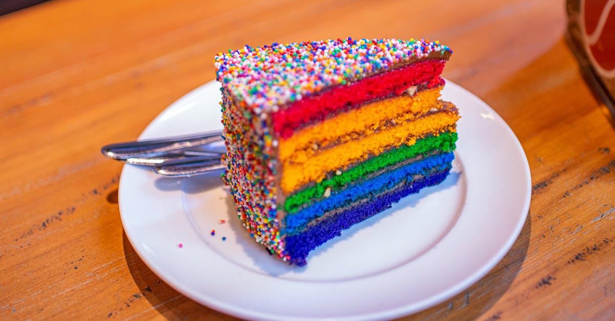 découvrez la magie du rainbow cake, un gâteau coloré aux couches vibrantes qui ravira vos yeux et vos papilles. parfait pour les anniversaires et les célébrations, chaque bouchée de ce délice sucré est une explosion de saveurs.