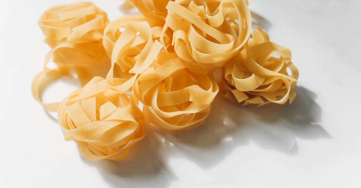 découvrez nos délicieuses tagliatelles, des pâtes traditionnelles italiennes à la texture parfaite, idéales pour accompagner vos sauces favorites. savourez un plat authentique et fait maison qui ravira vos papilles.