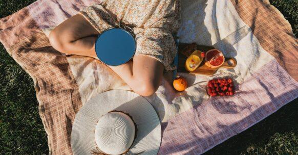 découvrez notre délicieuse recette de gâteau à la fleur d'oranger, un dessert subtil et parfumé qui éveillera vos sens. parfait pour toutes les occasions, ce gâteau allie moelleux et goût délicat d'agrumes, faisant de chaque bouchée une expérience gourmande inoubliable.