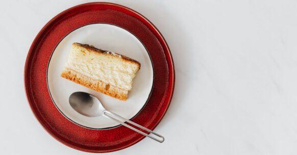 découvrez notre délicieuse recette de cheesecake, un dessert crémeux et savoureux qui ravira vos papilles. facile à préparer, ce gâteau au fromage est parfait pour toutes les occasions !