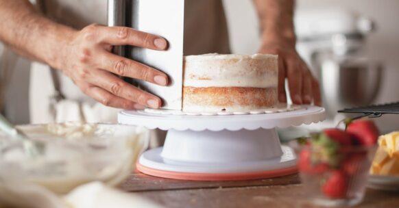 découvrez notre délicieuse recette de gâteau au thon, un plat savoureux et original qui ravira vos invités. facile à préparer, ce gâteau allie la tendreté du thon à des arômes subtils pour une expérience culinaire inoubliable.