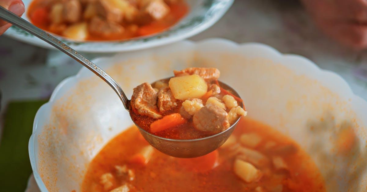 découvrez la recette irrésistible de la soupe de carottes, un plat réconfortant et savoureux, parfait pour réchauffer vos journées. cette soupe douce et crémeuse, préparée avec des carottes fraîches et des épices délicates, ravira vos papilles. facile à réaliser, elle est idéale pour un repas en famille ou une soirée entre amis. essayez-la dès maintenant et savourez chaque cuillère !