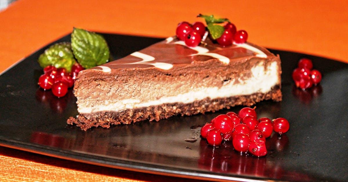 découvrez notre délicieux cheesecake, un dessert crémeux et fondant qui ravira vos papilles. préparé avec des ingrédients de qualité, il est parfait pour toutes les occasions, que ce soit pour un repas en famille ou une célébration spéciale. laissez-vous séduire par cette douceur irrésistible !