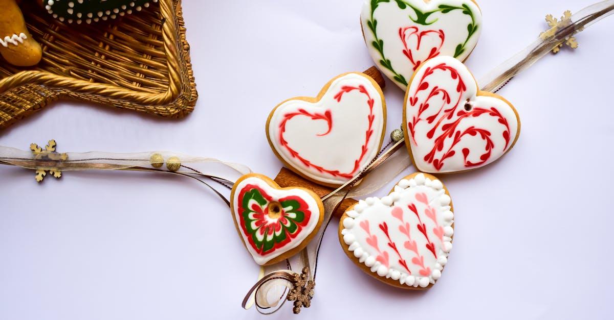 découvrez de délicieuses recettes de biscuits de noël qui raviront vos proches. apprenez à préparer des douceurs festives, idéales pour partager en famille ou offrir en cadeau. faites de votre saison des fêtes un moment savoureux et mémorable avec nos conseils et astuces.