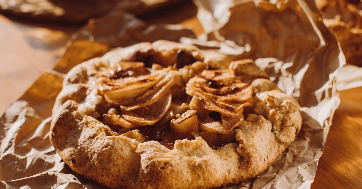 découvrez la galette, une délicieuse pâtisserie française à déguster lors de la chandeleur ou tout au long de l'année. savourez ses multiples variantes, des galettes sucrées aux galettes salées, et retrouvez l'authenticité des saveurs traditionnelles dans chaque bouchée.