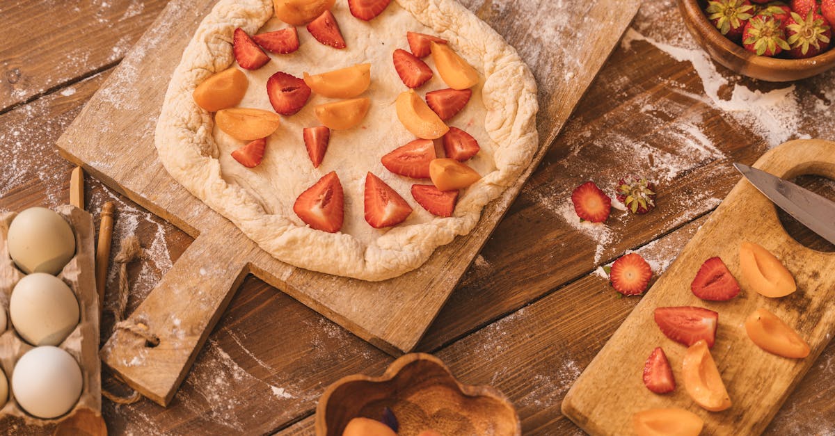 découvrez l'irrésistible galette, une délicieuse pâtisserie française, parfaite pour célébrer l'épiphanie ou savourer tout au long de l'année. élaborée avec des ingrédients de qualité, chaque bouchée est une invitation à la gourmandise.