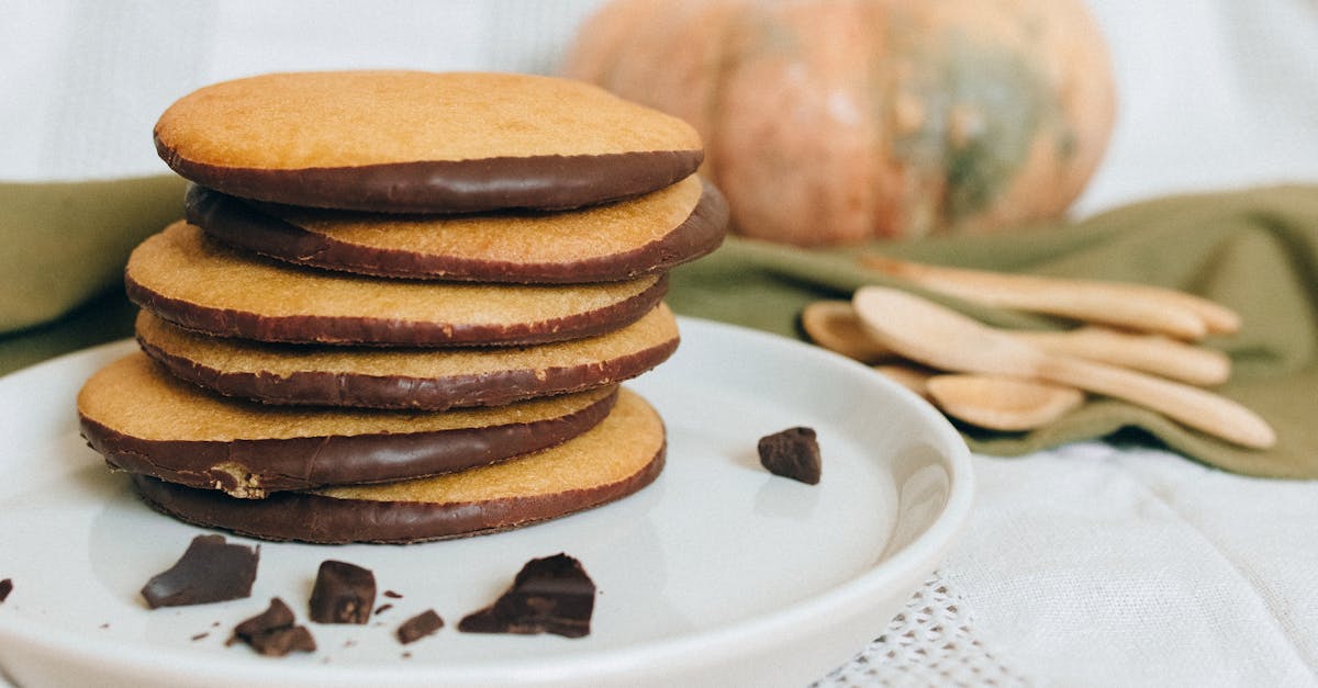 découvrez notre irrésistible gâteau d'halloween, une délicieuse création alliant saveurs d'automne et décorations effrayantes. parfait pour vos fêtes et célébrations, il ravira petits et grands avec son goût exceptionnel et son esthétique terrifiante. oserez-vous le déguster ?