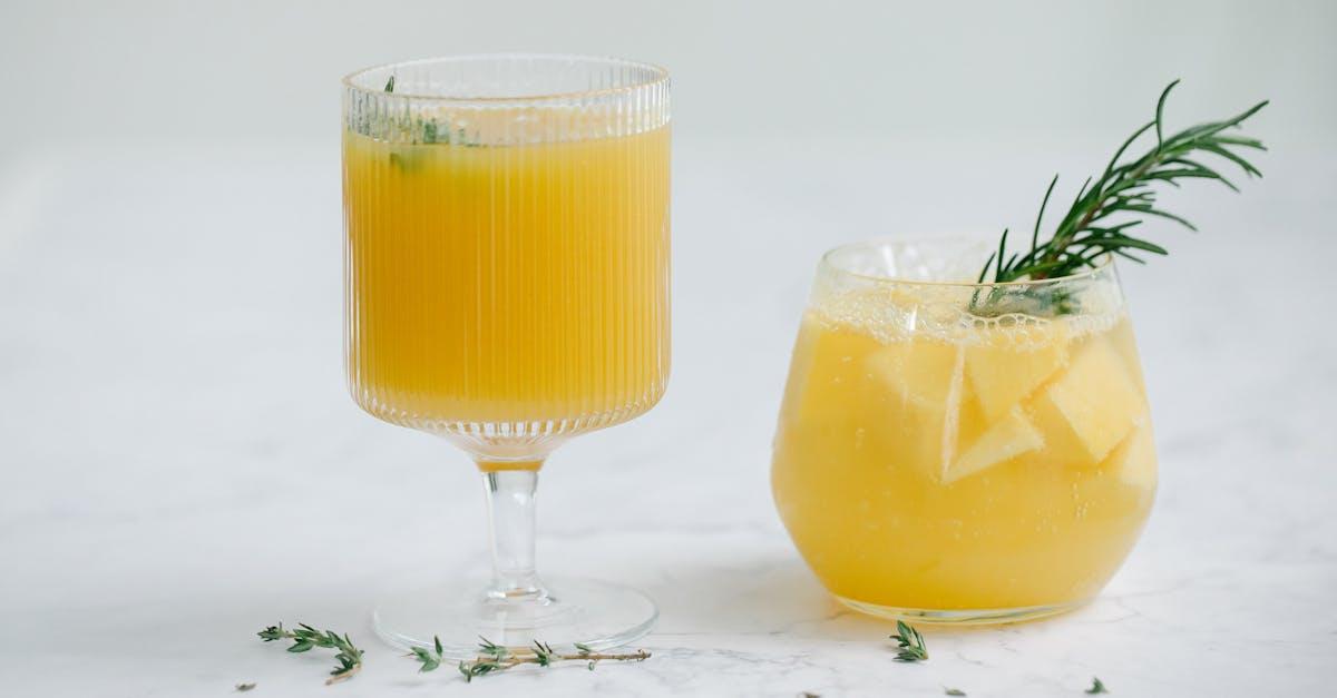 découvrez des recettes de jus rafraîchissantes et saines, parfaites pour booster votre énergie et votre bien-être. explorez une variété de mélanges de fruits et légumes pour des boissons délicieuses et nutritives à réaliser facilement chez vous.