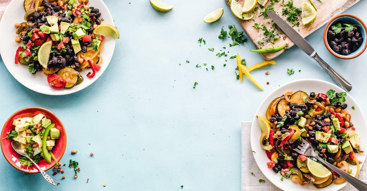 découvrez notre recette de clafoutis aux courgettes, un plat savoureux et original qui allie la douceur des légumes à une texture moelleuse. idéal pour un repas léger, ce clafoutis est facile à réaliser et ravira vos convives par sa simplicité et son goût délicat. parfait pour l'été, il se déguste chaud ou froid !