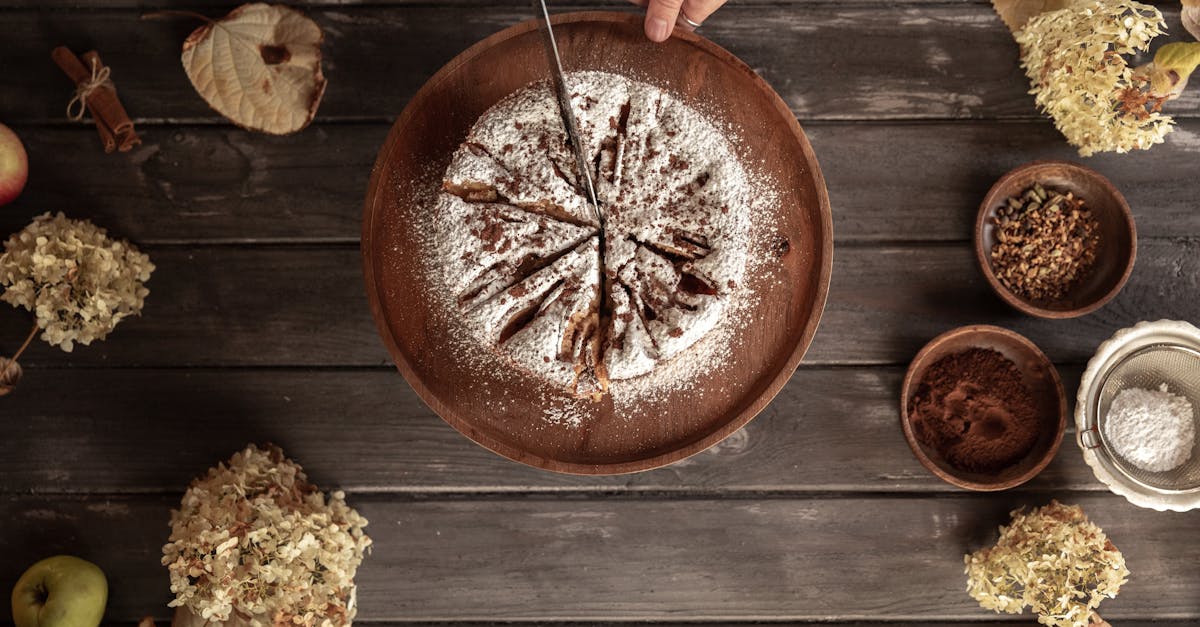 découvrez notre irrésistible gâteau aux pommes et à la cannelle, un délice moelleux qui allie la douceur des pommes juteuses et le parfum envoûtant de la cannelle. parfait pour accompagner vos moments chaleureux en famille ou entre amis. une recette facile à réaliser qui ravira tous les palais !
